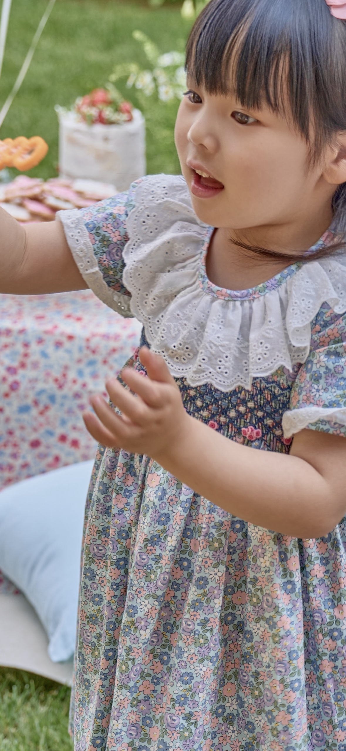Luna Floral blu smocked dress